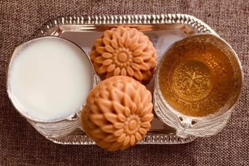 Sandal Turmeric Goat milk Soap